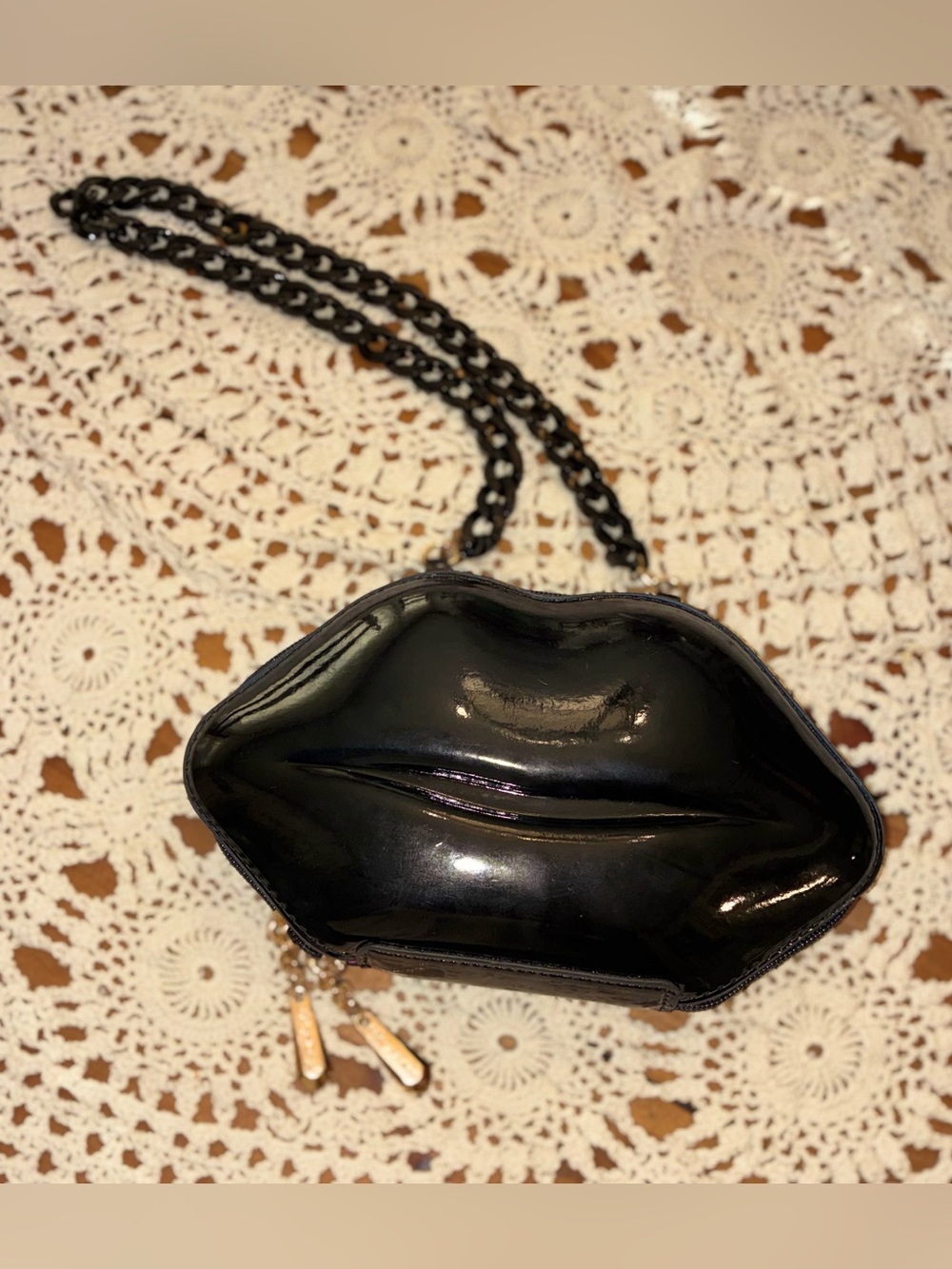 Betsey Johnson Rare Black Lip-Shaped Patent Shoulder Bag